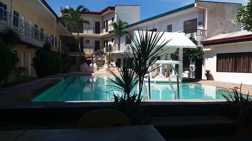 Richdel Hotel Resort Lapu-Lapu City Exteriör bild