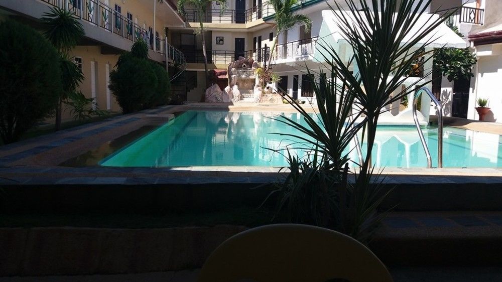 Richdel Hotel Resort Lapu-Lapu City Exteriör bild