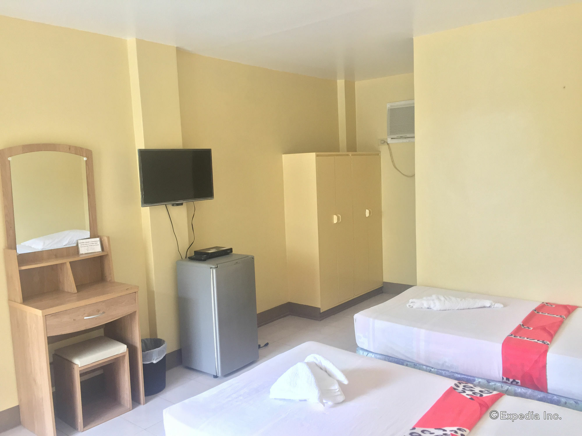 Richdel Hotel Resort Lapu-Lapu City Exteriör bild
