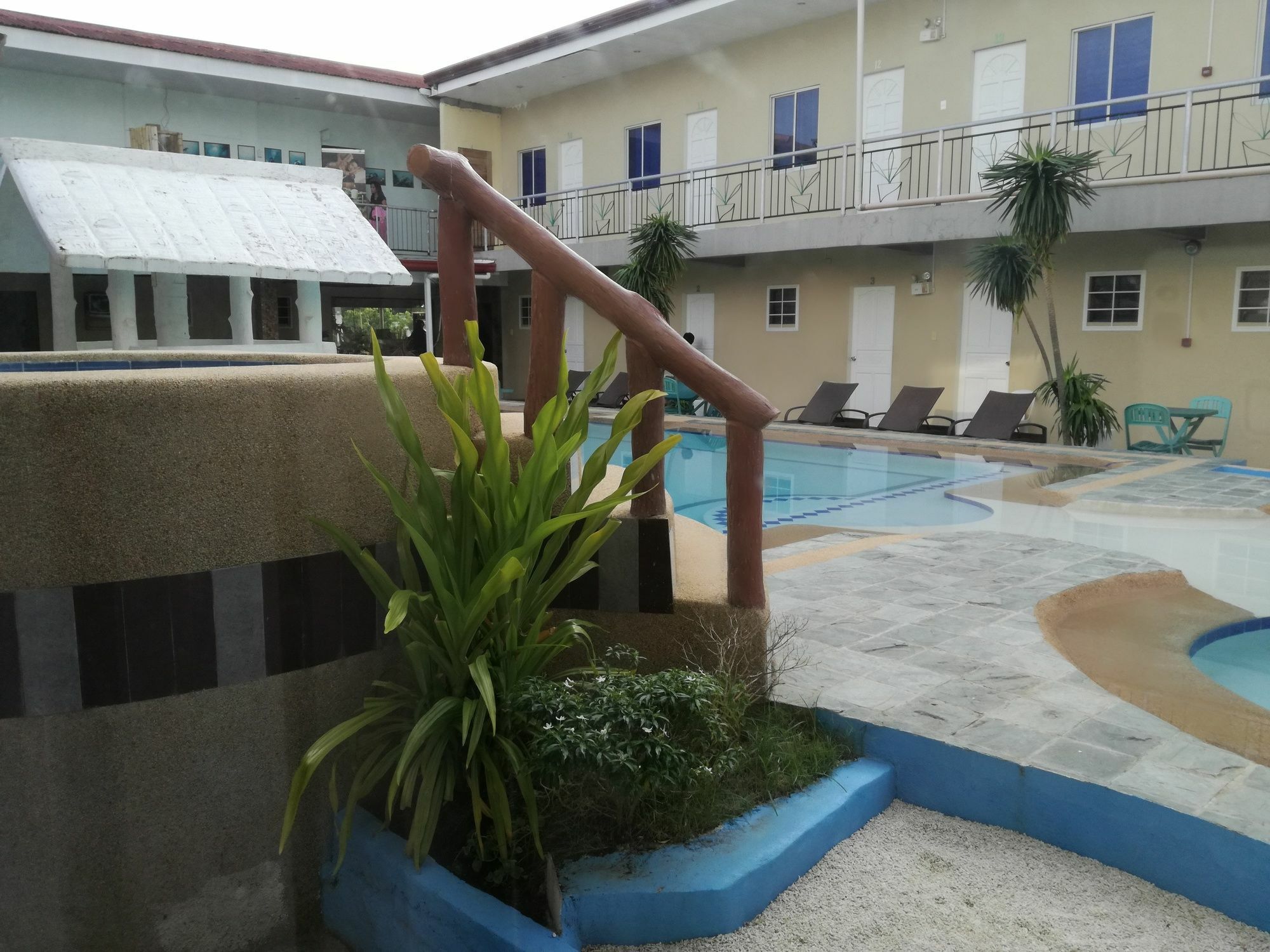 Richdel Hotel Resort Lapu-Lapu City Exteriör bild